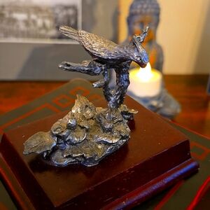 Pewter Cardinal with Dogwood branches & flowers 3.5 w x 2.5 h x 2.5 beautiful 😍